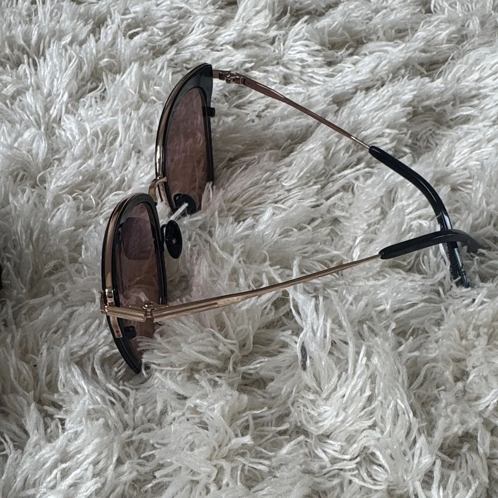 Tom Ford Black and Gold Sunglasses for Women-titanium - Picture 7 of 11